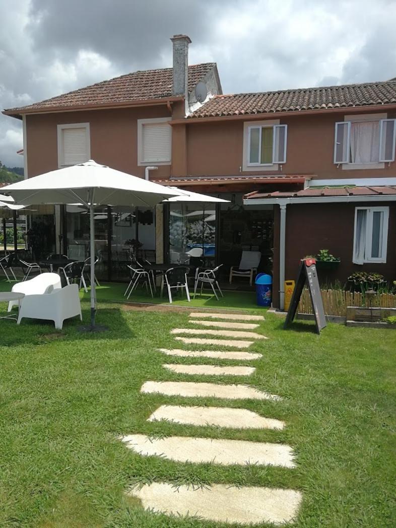Albergue Vintecatro Caldas De Reis Exterior foto